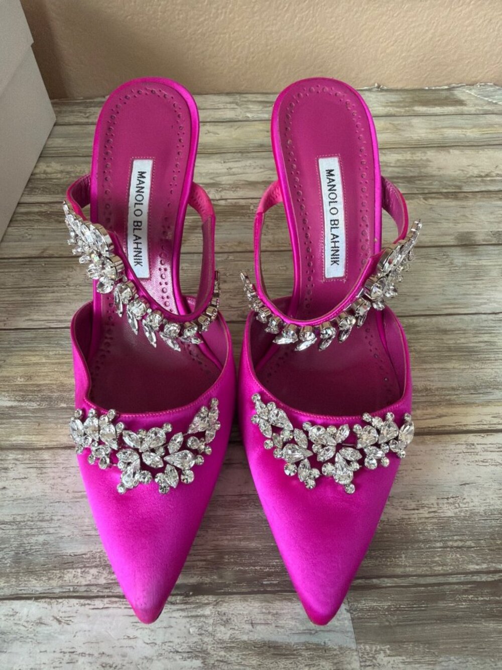 Manolo Blahnik Lurum 90 Pink Satin Crystal Mule Heels w/Box & COA EU 40/US 9-9.5 - Picture 2 of 16
